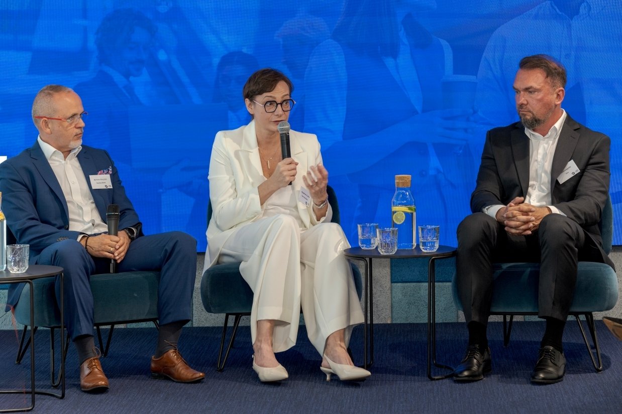 Paneliści podczas premiery raportu